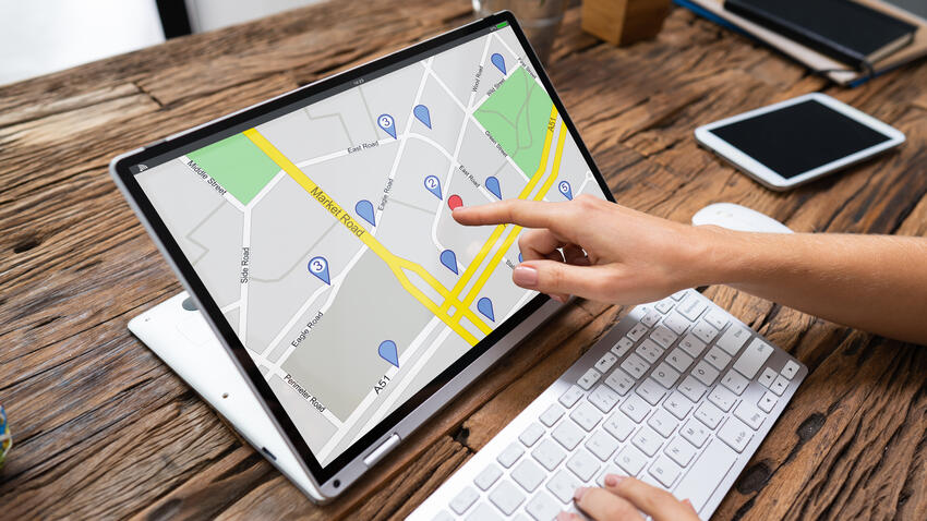 blog Google Maps cambió para siempre: Qué es el 'Attribute Match' y cómo salvar tu SEO Local en 2026